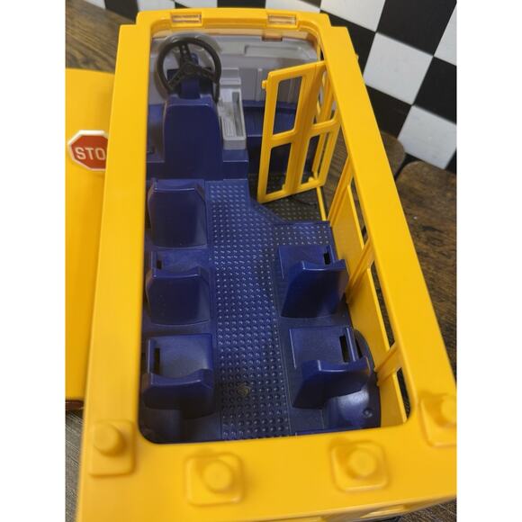 2011 PLAYMOBIL YELLOW SCHOOL BUS WITH FLASHING LIGHTS PM 5940 - Picture 6 of 10